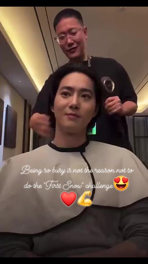 Who's next after Suho☺, the hair stylist just enjoying Suho do the challenge😌❤ #EXO #weareoneEXO | EXO In Update