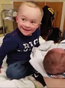 5.6M views · 18K shares | This little lad couldn't wait to finally meet his new brother  via Newsflare | UNILAD | Facebook