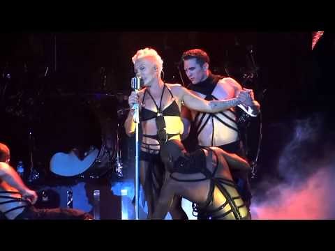 P!NK "Wicked Game" (Chris Isaak cover)