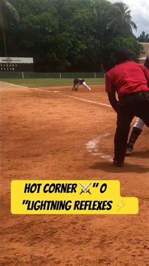 THOSE REFLEXES… UNREAL 🤯🧤🔥 #softball