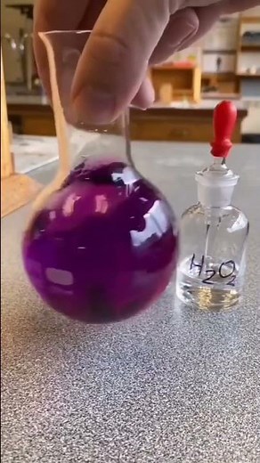 Reaction of POTASSIUM PERMANGANATE AND HYDROGEN PEROXIDE #química #chemistry #enem #quimica #ssa2