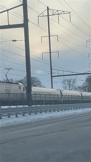 Passing The Amtrak Silver Meteor in Croydon