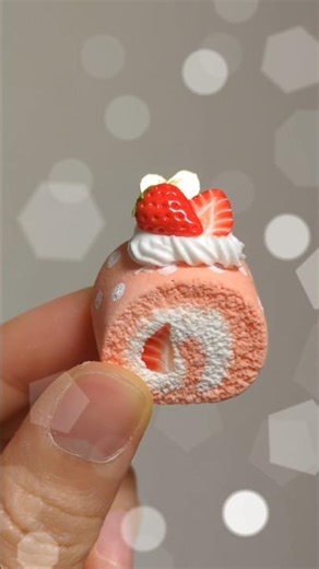 粘土製水玉ロールケーキの制作動画です🍓 #作品制作 #フェイクスイーツ #ハンドメイド #粘土