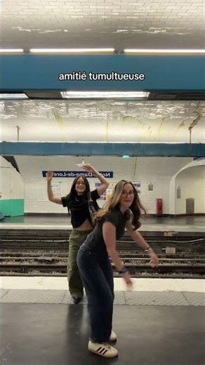 on dirait un générique je chiale #short#julie.ferrat