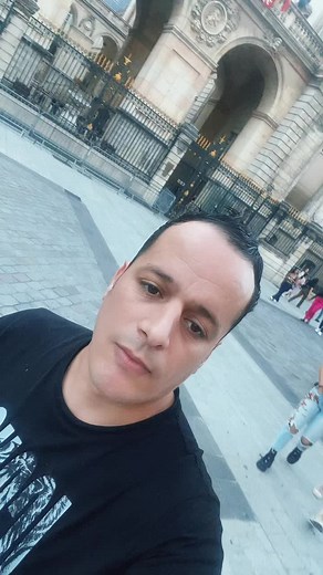 نجاح الشاب الطيب وأحدث أغانيه