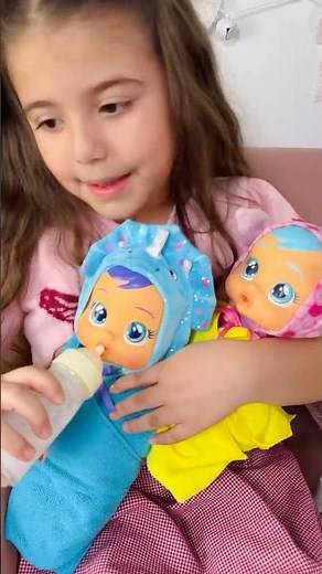 Sharing Is Caring Lesson for Kids Playing with Dolls #elizabethandbriceida