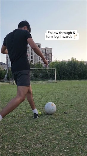 How to Curve the Ball – Lesson 1 ⚽