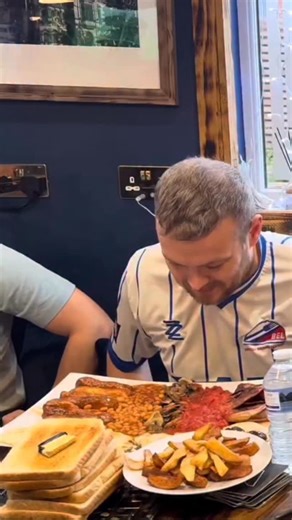 5.9K views · 225 reactions | Win £200 if you win this 5 man breakfast eating contest 螺 #fyp #sheffield #eating #contest #eatingchallenge | Jj da Lion Tv | Facebook