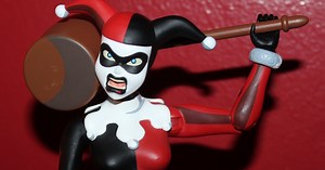 Toy Review: Mondo 1/6 Scale Batman TAS Harley Quinn