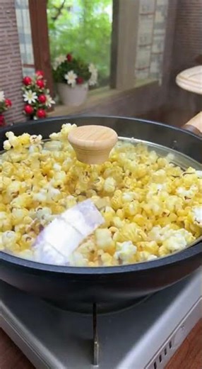 Children love to eat popcorn. It’s very easy and fun to make at home #popcorn #snacks #kids