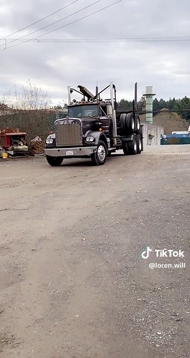 Classic #w900#kenworth#oldschool#logtruck#fyp