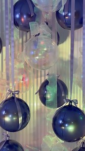 Here we go! Final Orbz balloon installation. Details are in and it looks fabulous 🤩 #balloon #balloonartist #balloondecor #lancasterpa #eventdecoration | Anastasia Onishchenko