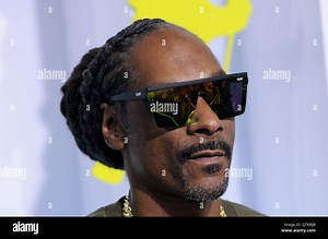 Snoop Dogg walking on the black carpet at the 2022 MTV Video Music Awards held at the Prudential Center in Newark, NJ on August 28, 2022. (Photo by Efren Landaos/Sipa USA Stock Photo - Alamy