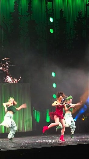 Lindsey Stirling - You're a Mean One, Mr. Grinch LIVE - Rio Rancho, New Mexico (December 7, 2025)