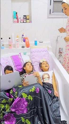 أول مرة يناموا في البانيو! 😂🛁 – First Time Sleeping in the Bathtub!