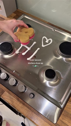 Always such a big task to clean up after a roast dinner!🍽️🩵 #kitchenclean #cleanup #cleaningmotivaton