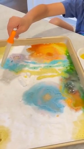 28K views · 215 reactions | Fizzy Art  ages 2+  Here’s a fun science experiment from my new book, Super Simple Science Experiments for Curious Kids, that my kids love to do over and over and over! Get my NEW book here (aff) >> https://amzn.to/3AHcsOj | Raising Dragons - Activities For Kids | Facebook