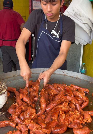 Longaniza en La Merced: cómo preparan las mejores garnachas