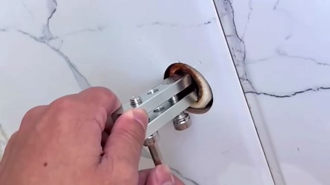 Suitable for removing damaged bolts and faucets, suitable for repairing damaged threads and broken pipes Quick break-off removal tool for broken water pipes 4-inch 6-inch Universal removal tool