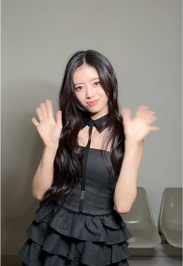 NiziUのYOAKEチャレンジとAWAKEトレーラー