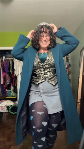 Hillary Kaplan on Instagram: "“corn is good” or “corn is bad” is a super reductive conversation imo, bc what’s made, how it’s made, and how industry workers are treated, is key. i like CHEEX bc it’s high quality content made to ethical standards that i value, w a secondary focus on s•xual wellness and education 🤗 use my code HILLARY to check it out for yourself free for 7 days. (note that the code applies to the “yearly” plan if you’re a new user 🫡 cancel anytime during the trial!) AD @theothe