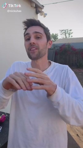 Exciting Chemistry Experiment: Nitric Acid and Pennies Reaction!