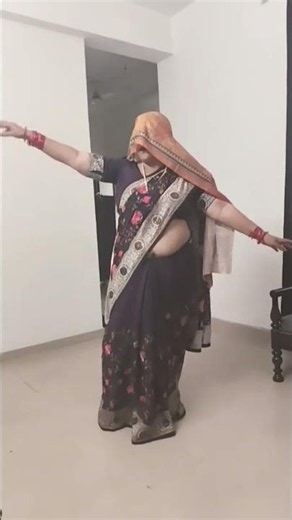 Mummy ne dupatta odh ke kya kiya? | Sajana Tere Pyar Mein | Desi Mom Dance🩰 #dance #song #viral