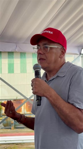 Realizamos la Consulta Pública de la Reforma de la Ley Orgánica de Hidrocarburos, con nuestras hermanas y hermanos de la Refinería de Puerto La Cruz. Escuchamos sus aportes sobre esta legislación, que tiene el objetivo de aumentar la producción de petróleo, para convertirlo en hospitales, carreteras y en salarios dignos para los trabajadores.