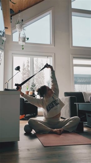 kalyn nicholson 🌞 on Instagram: "new vlog: come creatively reset with me 🤍"