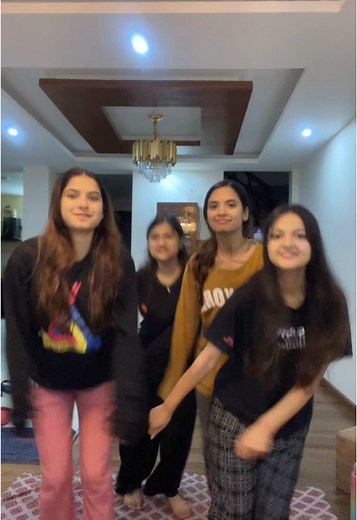 Fun Nepali TikTok Dance Video - Humko Tumse Pyaar Hai