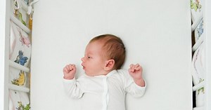 Lit de bébé : comment l'équiper au moment du coucher ?