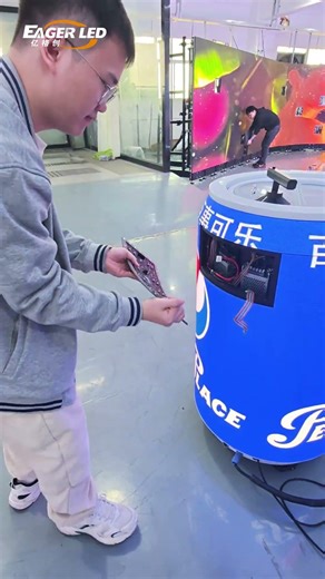 He took the repair tools out of the refrigerator...#leddisplay #eagerled #ledscreen