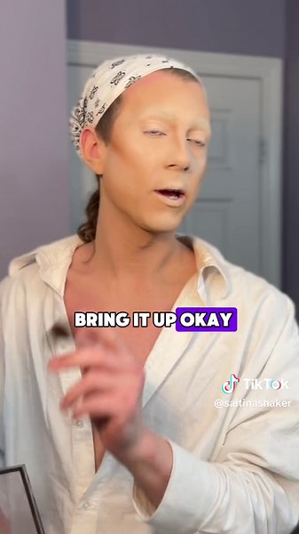 Dont worry mommy will summarize for you: DOs: ✅ - feel where your cheekbones start and end, it gives indication to where your contour goes that will look the most natural to your bone structure - You can use powder or liquid contour. I use both depending on what look I am going for. Sometimes i just contour with bronzer, your choice. - blend out your contour with bronzer - leave a light strip on top of contour leading up to your eye to simulate height of your cheekbone (where you put highlight -