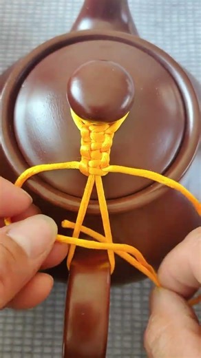 Teaching Teapot Lid Knotting: Aunt Wang's Secret