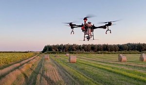 A cég, amelyik drónnal és csirketollal újítja meg a növénytermesztést