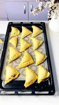 Flaky and Delicious corned beef pie #easyrecipe #cornedbeefpie