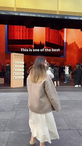 ad This is one of the best free immersive experiences in London 🇸🇦✨ You can sip authentic Saudi coffee, get your name written in Arabic calligraphy, watch traditional Saudi dance performances, listen to an Oud player, and even win a trip to Diriyah! It’s a pop-up by @visitdiriyah at Outernet London, surrounded by wall-to-ceiling digital screens that bring the beauty of Diriyah and its UNESCO World Heritage Site to life. Don’t miss it, it’s on until November 6, right opposite Tottenham Court Ro