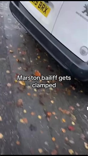 Bailiff gets clamped 🔐🤣#bailiffs #marstons #clamped #ukfypforyoupage #ukcomedy