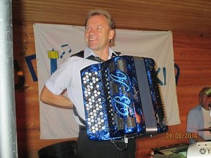 Jukka Lampela - LÄPI ONNEN KYYNELTEN