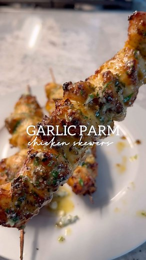 BRITSCOOKIN on Instagram: "Garlic Parmesan Chicken Skewers! #garlic #parmesan #chickenrecipes #airfryer #mealprep #easyrecipes"