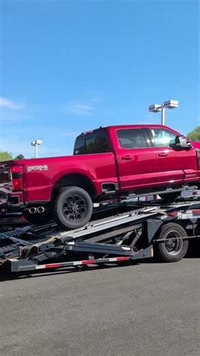 2026 Ford F-250SD XLT 4WD Power Stroke 6.7L V8 Turbodiesel 4D Crew Cab in Ruby Red Metallic 🔥🔥🔥