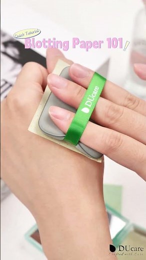 ✨ How to Use Oil Blotting Paper Properly 🌸📄