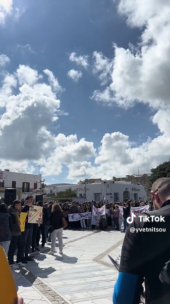 Επιζών από το τρίτο βαγόνι: Ένα συγκλονιστικό απόσπασμα