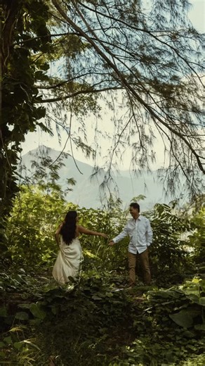 Oahu Hawaii Photographer on Instagram: "documenting love stories on O’ahu and beyond🤎"