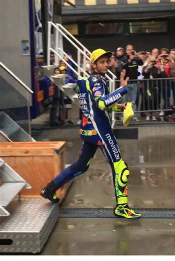 2016 🔙 #valentinorossi #46 #motogp #yamaha #vr46