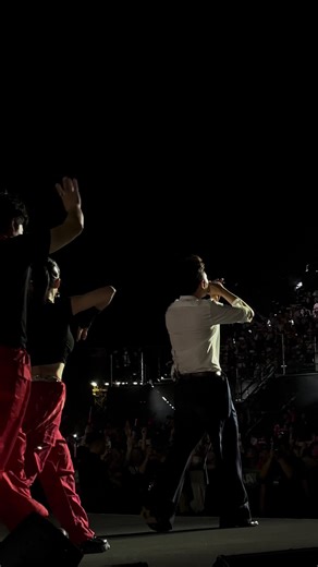 - Đây rồiii, đề nghị đã tháo cúc áo thì tháo hết, k tháo nửa vời nhé 💙💙 #duongdomic #dautruongsam @Dương Domic