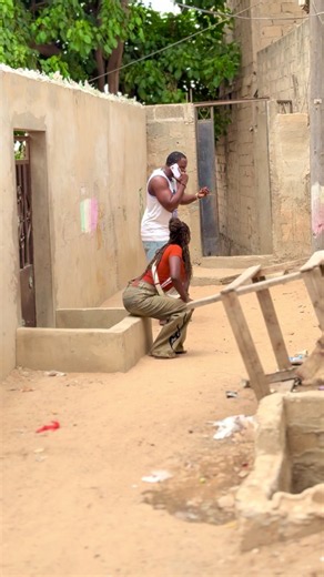 Prank cameracachée à mourir de rire nooon mane meune na togne nak😂😂😂#senegalaise_tik_tok #senegalprank #cameracachée