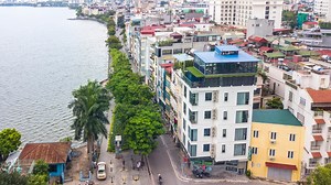 Chào mừng đến với Lake View Hotel - Nơi lựa chọn lý tưởng cho cuộc sống hiện đại và trải nghiệm nghỉ ngơi hoàn hảo tại trung tâm Hà Nội! TỰ HÀO MANG TỚI KHÁCH SẠN VỚI VIEW TOÀN BỘ CÁC PHÒNG ĐỀU CÓ VIEW HỒ TÂY 🌟 **Khám Phá Sự Hoàn Hảo Tại Lake View Hotel!** 🏨 **Vị Trí Đắc Địa:** Nằm tại 65 Trích Sài, Lake View Hotel tự hào sở hữu một vị trí đắc địa ngay bên bờ Hồ Tây thơ mộng. Bạn sẽ được chìm đắm trong không gian yên bình, tận hưởng khung cảnh tuyệt vời của hồ xanh biếc và làn gió dịu dàng từ 