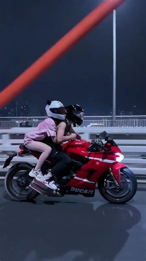 A girl from another city experiences a motorcycle arranged!