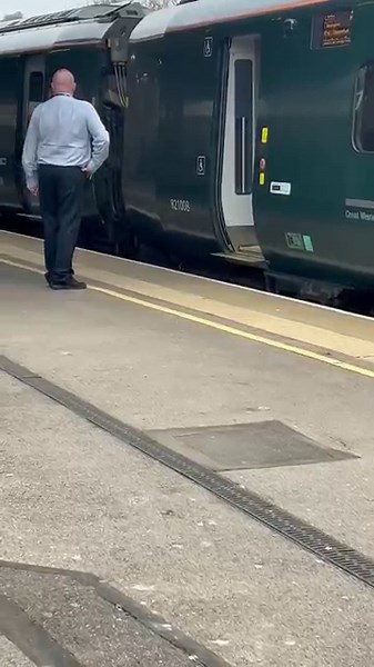 GWR Class 800 Doors Closing